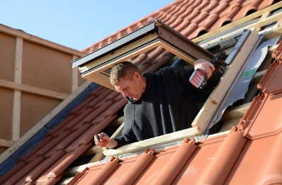 Pose de fenêtres de toit Velux à Fauguernon